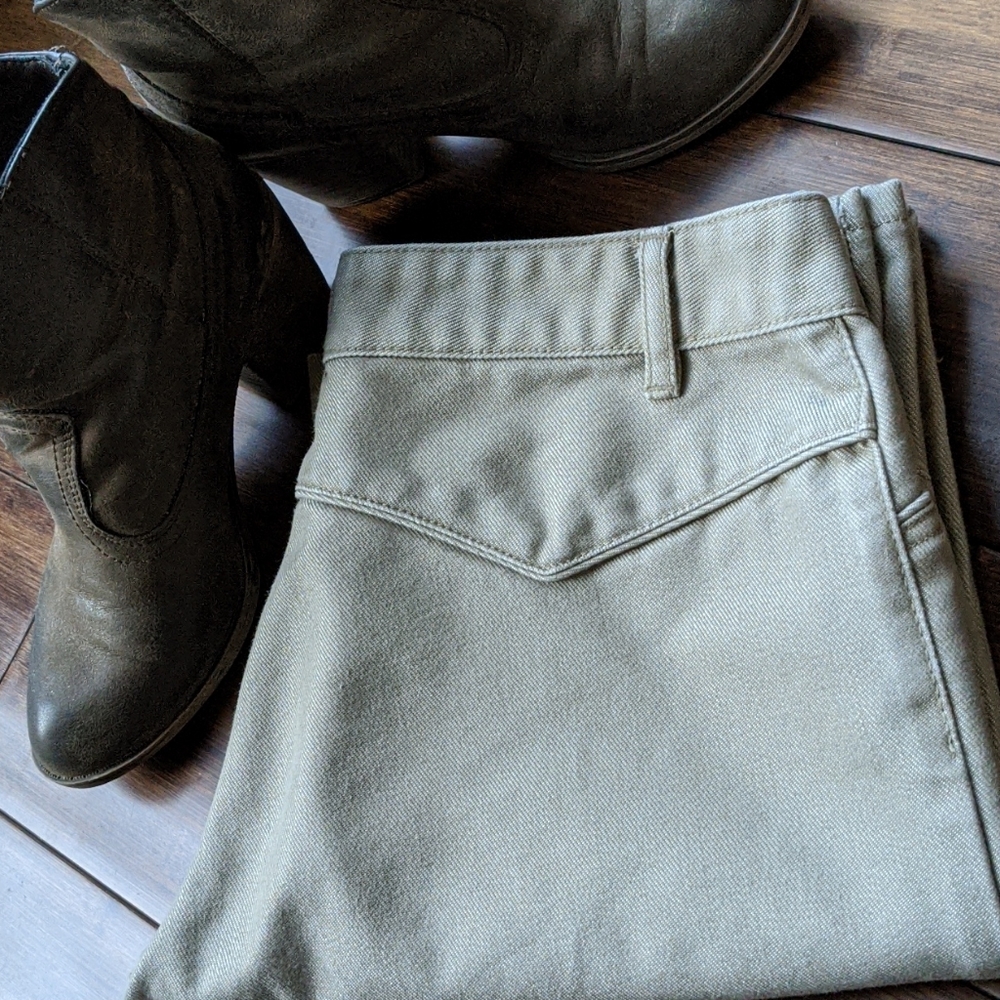 ❤️ 2 for $15 ❤️ Old Navy Tan Western Style Boot cut Jeans Size 6